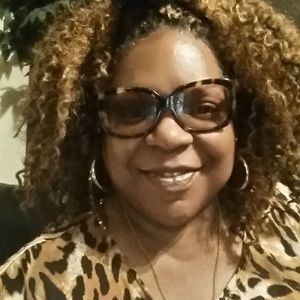 Meet your Posher, Denise